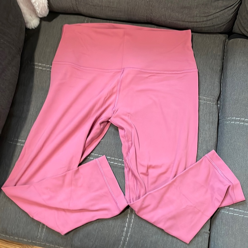 Lightly worn lululemon align leggings